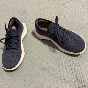 ALLBIRDS - Tree Dasher 2 - Women's Size 8.5 - Indigo blue with white soles